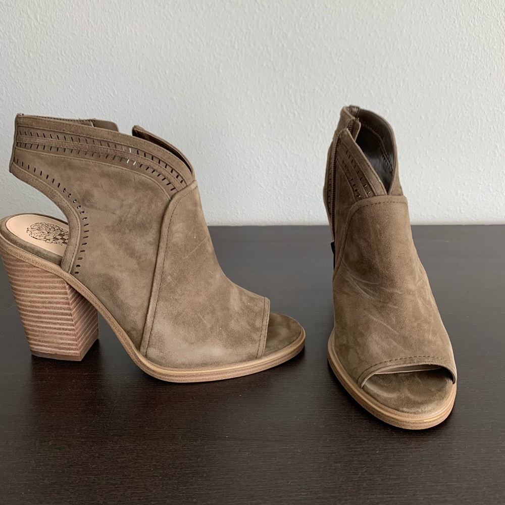 VINCE CAMUTO KORAL HEELED PEEP TOE SUEDE BOOTIE